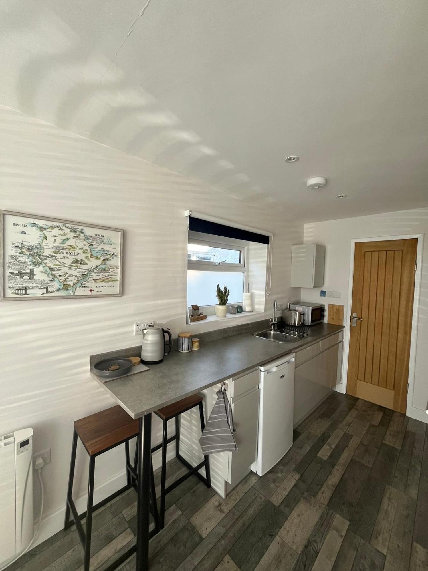 Entire Guest Suite In Four Mile Bridge, Rhoscolyn Valley Exterior photo